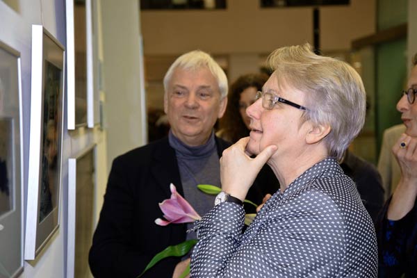 Prof. Dr. Annette Schavan und der Grimmaer Fotograf Gerhard Weber.